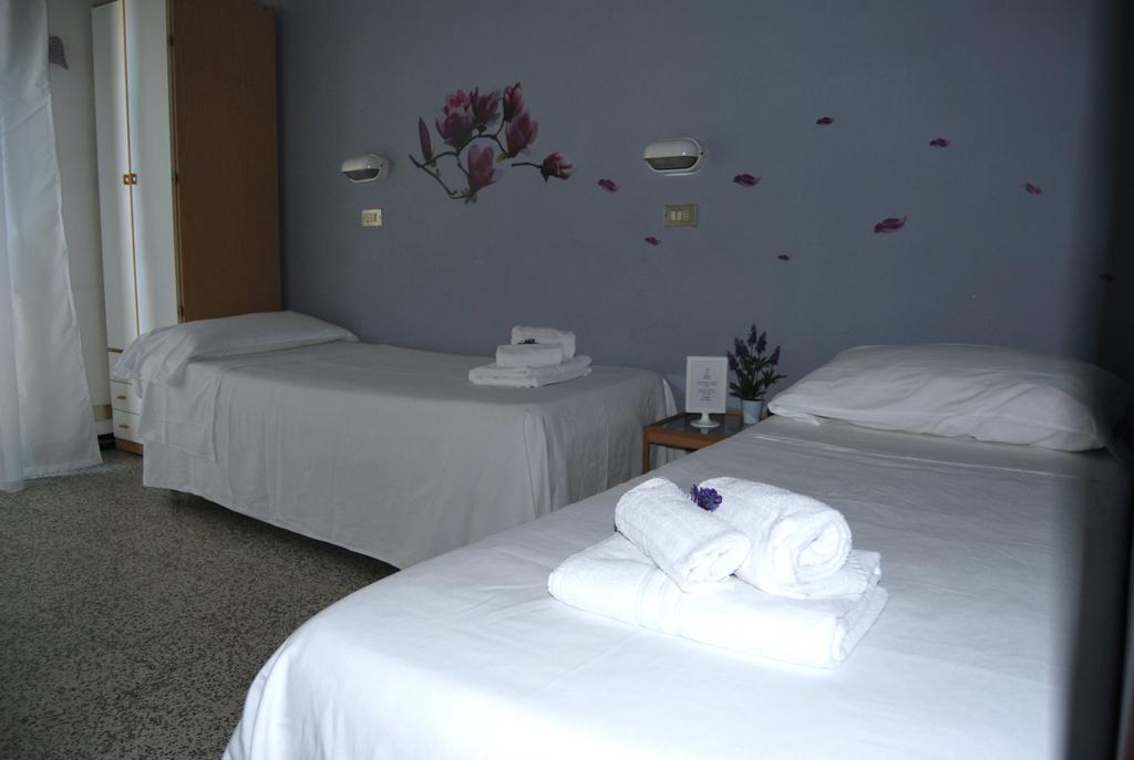 רימיני Hotel Abay מראה חיצוני תמונה